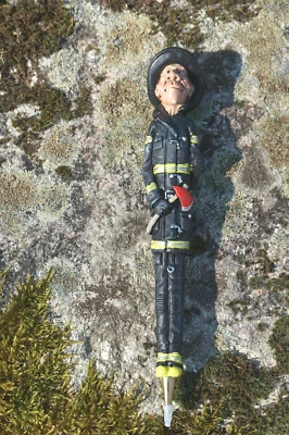 MERVEILLES6172 815.1855 A STYLO POMPIER INCENDIE FIGURINE METIER CARICATURE COLLECTION HUMOUR