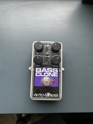 Electro-Harmonix Bass Clone Guitar Effects Pe...