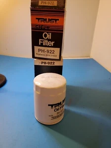 2 Trust PH-922 Engine Oil Filters Replaces Fram PH3675 Hastings LF164 Wix 51522 - Picture 1 of 1