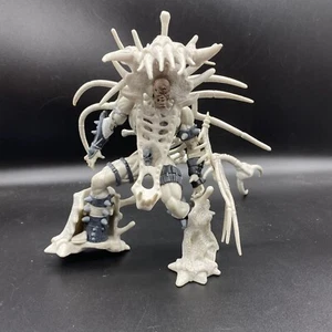 McFarlane Spawn Eco-Skeleton (weiß) Serie 4 Ultra Actionfiguren unvollständig - Bild 1 von 9