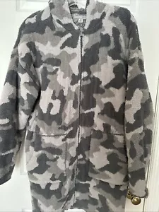 Barefoot Dreams Hooded Cozy Chic Anorak Camo Coat. Brand new Size Medium. - Picture 1 of 10