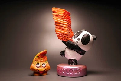 Figura Modelo Resina Versión Base Rosa Bossa Nova Cacooca Panda Think27 H14CM/4CM Foto 1 de 2