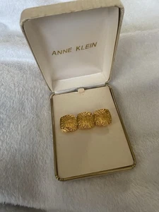 Vintage Anne Klein 3 Lion Logo Head Bar Gold Tone Pin Brooch - Picture 1 of 6