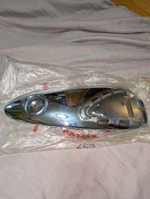 Cubierta del tanque de combustible lado izquierdo Honda S90 1964-1969 Honda Super 90 nuevo de lote original Foto 1 de 4