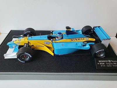 RENAULT F1 Team N°14 R 202 Jarno TRULLI Fabriqué par UNIVERSAL HOBBIES - 1/18 - Photo 1/4