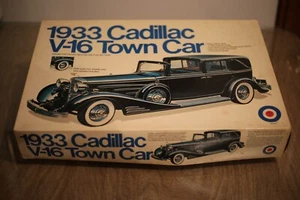 1933 Cadillac V-16 Town Car 1:16 Entex 9029 XL Big Vintage Unbuilt Model Car Kit - Picture 1 of 6