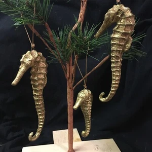 3 Seahorses Mama Daddy Baby Costal Nautical Christmas Ornaments - Picture 1 of 7