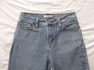 Levis 512 Perfectly slimming boot cut stretch jeans light blue 8S tummy control - Picture 1 of 3