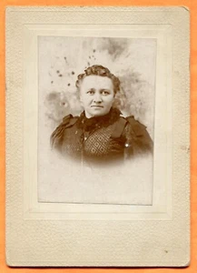 Portrait einer jungen Frau Ausweis ca. 1890er Jahre Kabinettkarte - Bild 1 von 3