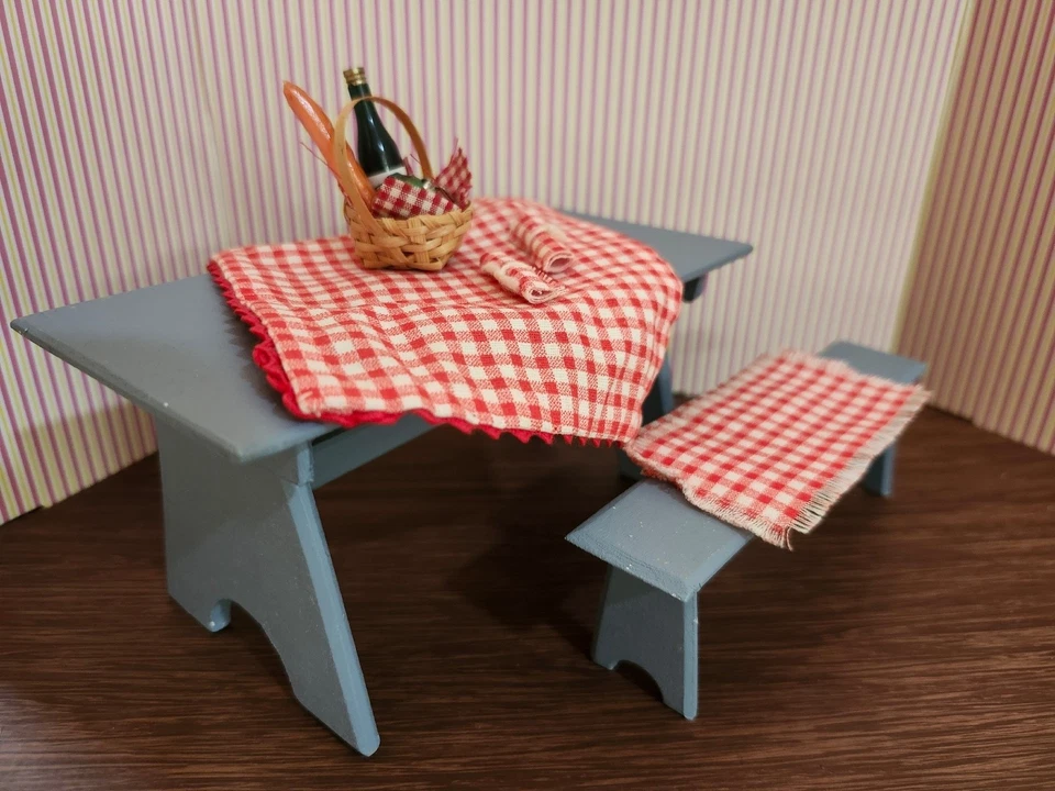 Pitty Pat Dollhouse Miniatures Trestle Table and Bench Picnic Lot 1:12 Scale - Image 1 of 4