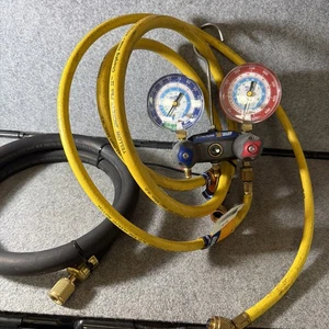 49867 Yellow Jacket TITAN Charging 2-Valve Manifold with 3 hoses - - Picture 1 of 5