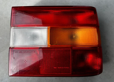 Подлинный задний фонарь со стороны пассажира Volvo правая сторона для 93-94 850 седан R86 - Изображение 1 из 3