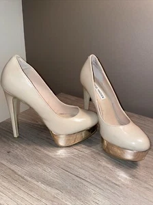 VTG Steve Madden High Heeled Pumps Beige & Gold Roundtoe 5.25” ‘Darrring’ 7M - Picture 1 of 6