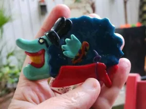 Rare OOAK Handmade Vintage 1970s YELLOW SUBMARINE Beatles BLUE MEANIE Pin Badge - Picture 1 of 4
