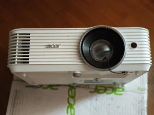 Acer X1623H DLP 3D WUXGA Projector - Picture 1 of 10
