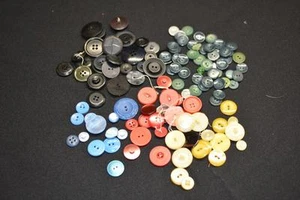 Lote De Colección Antigua Baquelita Plástico Retro Botones de Costura Artesanal REd Azul - Imagen 1 de 1