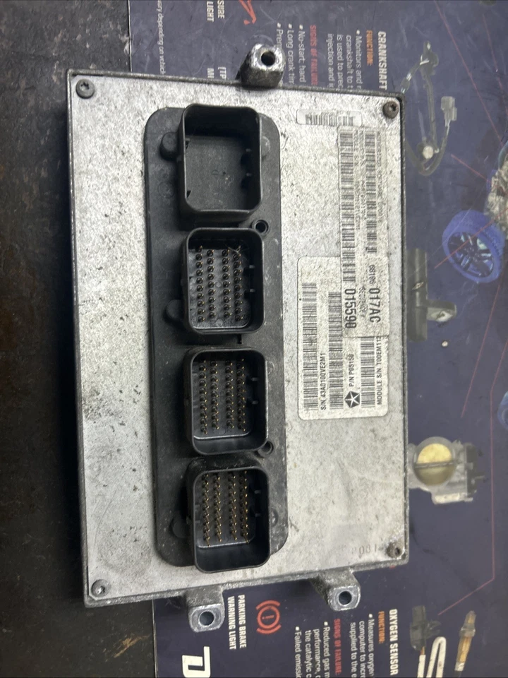 Jeep Grand Cherokee 2011 3,6 L motor ECM ECU módulo de control informático P68106017AC Foto 1 de 1