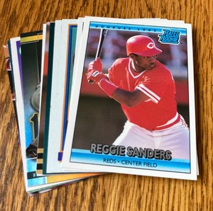LOTE DE 13 TARJETAS DE BÉISBOL REGGIE SANDERS ROOKIE CASI NUEVAS/COMO NUEVAS CINCINNATI RODS - Imagen 1 de 3