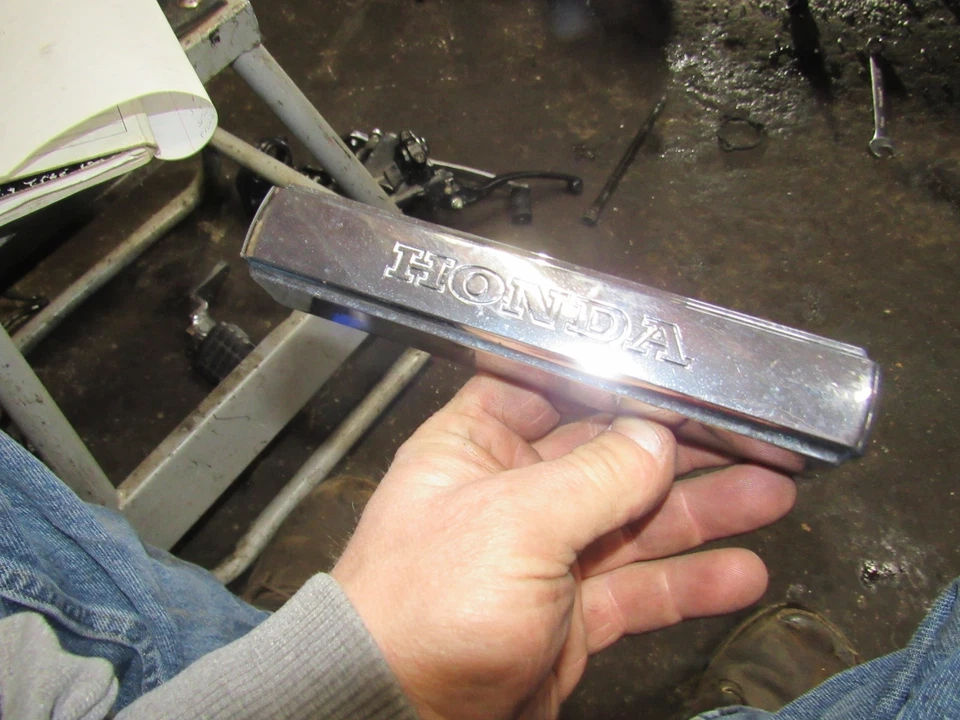 Honda VT1100 1986 horquilla sombra emblema panel de moldura Foto 1 de 1