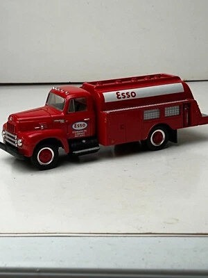 Camión de gasolina First Gear 1957 diecast escala 1:34 International R-190 Esso Foto 1 de 4