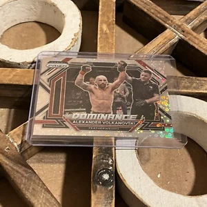 2023 Prizm UFC Dominance #16 Alexander Volkanovski - Featherweight Prizm - Picture 1 of 2