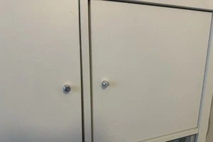 IKEA "KALLAX" Einsatz mit Tür, weiß, 33 x 33 cm - Bild 1 von 2
