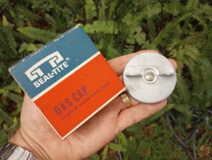 Vintage Gas Cap SEAL-TITE C37 Fits Many Vehicles 1949-1960 -See Box Description - Bild 1 von 5