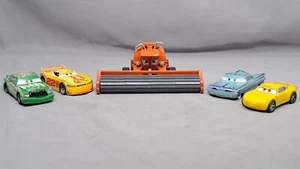 Disney Pixar Cars Film Frank Harvester Original Diecast Spielzeugautos + andere Autos - Bild 1 von 12