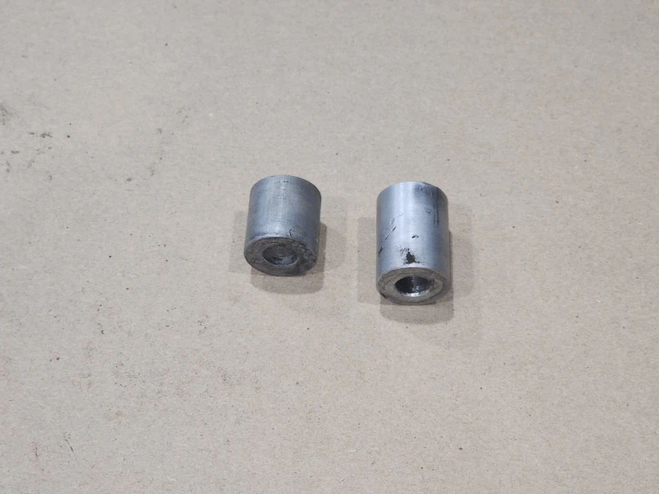 Can-Am 400 MX-6 1980 espaciadores de montaje de motor soportes de motor Foto 1 de 1