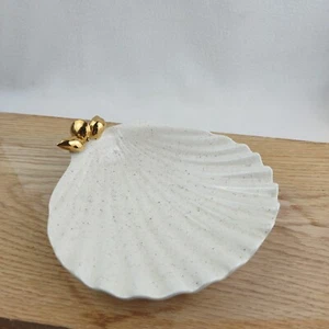 Ceramic White Speckled Clam Shell Trinket Dish with Gold Shell Embellishments - Picture 1 of 15