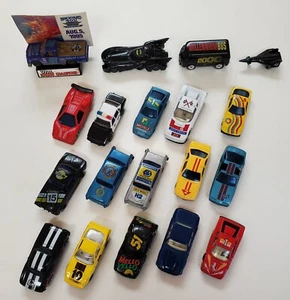NICE Lot of 19 Various 1980’s & 1990’s 1:64 Scale Diecast Toy Cars Made in China - Picture 1 of 5