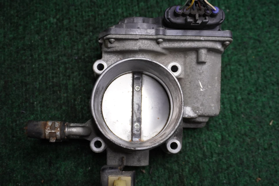 Toyota RAV4 2010 2,5 L carrocería del acelerador OEM 2203036010 Foto 1 de 4