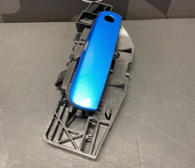 2020 DODGE CHARGER HELLCAT DAYTONA OEM DRIVER LH FRONT DOOR HANDLE ASSEMBLY USED - Image 1 of 4