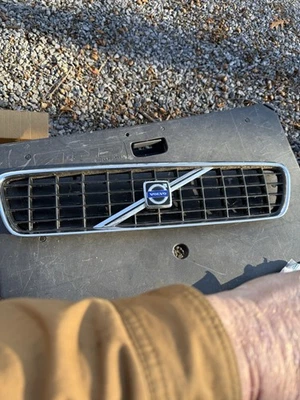 Rejilla Volvo S40 V50 2004,5-2007 buena usada Foto 1 de 4