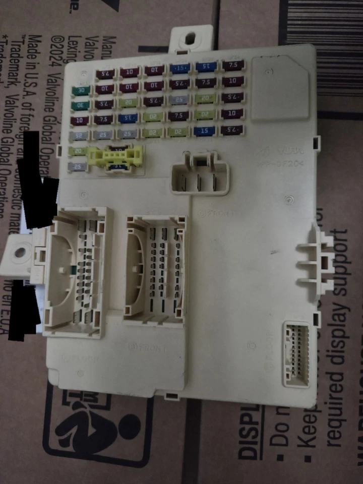 Hyundai 91950-3S060 Instrument Panel Junction Box Assembly **USED** - Image 1 of 2