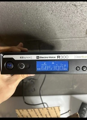 Receptor Electro-Voice EV R-300 EEZsync ClearScan - Banda B 678,5-693,500 MHz Foto 1 de 4