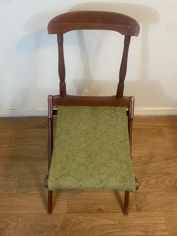 ANTIQUE READSBORO VERMONT CHAIR CO CARPET BOTTOM FOLDING THEATER CHAIR Cover