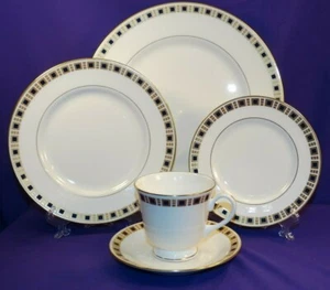 5 PC PLACE SETTING ROYAL WORCESTER FINE CHINA DINNERWARE BLENHEIM PATTERN ENGLAN - Picture 1 of 10