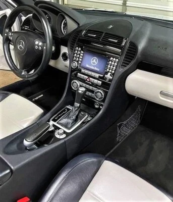 Kit de molduras de tablero negro piano Mercedes Benz SLK 2005-2011 Foto 1 de 4