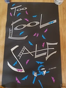 Poster "Too Cool Sale" Art Graphic 21" × 33-1/2" Ottime Condizioni  - Foto 1 di 4
