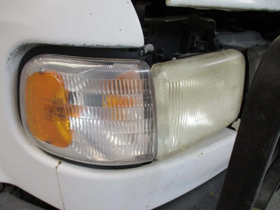 Luz de esquina/estacionamiento para pasajeros al lado del faro para camioneta Dodge 1500 95-97 1692323 Foto 1 de 4