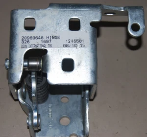 Genuine OEM GM Passenger Side Lower Door Hinge 20969646 - Picture 1 of 4