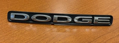 2011-2012 Dodge Avenger передняя эмблема шильдик 68084895AA - Изображение 1 из 3