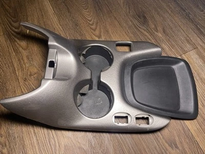 2001-2007 TOYOTA SEQUOIA ЦЕНТРАЛЬНАЯ КОНСОЛЬ ПОДСТАКАННИК БЕЗЕЛЬ 58804-0C021 - Изображение 1 из 4