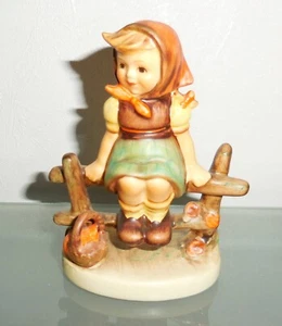 VINTAGE GERMANY HUMMEL FIGUR "JUST RESTING" BUNTE VÖGEL GOEBEL DESIGN - Bild 1 von 4
