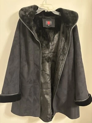 Gallery 人造毛皮大衣女式 XL 黑色口袋连帽纽扣豪华外套 — 第 1/4 张图片