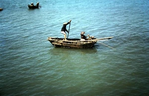 Orig Vintage Slide, 1970 Hong Kong - Families in Small Boats - slide ref HK520 - Picture 1 of 1