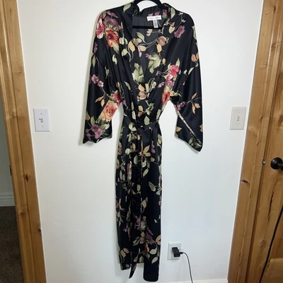 Bata para mujer Oscar de La Renta talla grande con cinturón con bolsillos Foto 1 de 4