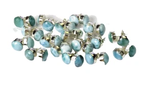 Hermosos aretes con tachuelas de plata de ley .925 azul cielo natural de 10 mm - Imagen 1 de 5