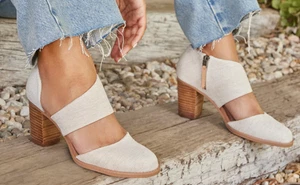 Sandalia de lona con tacón recortado TOMS Milan tacón bloque natural talla 9,5 EU 41 cremallera - Imagen 1 de 10